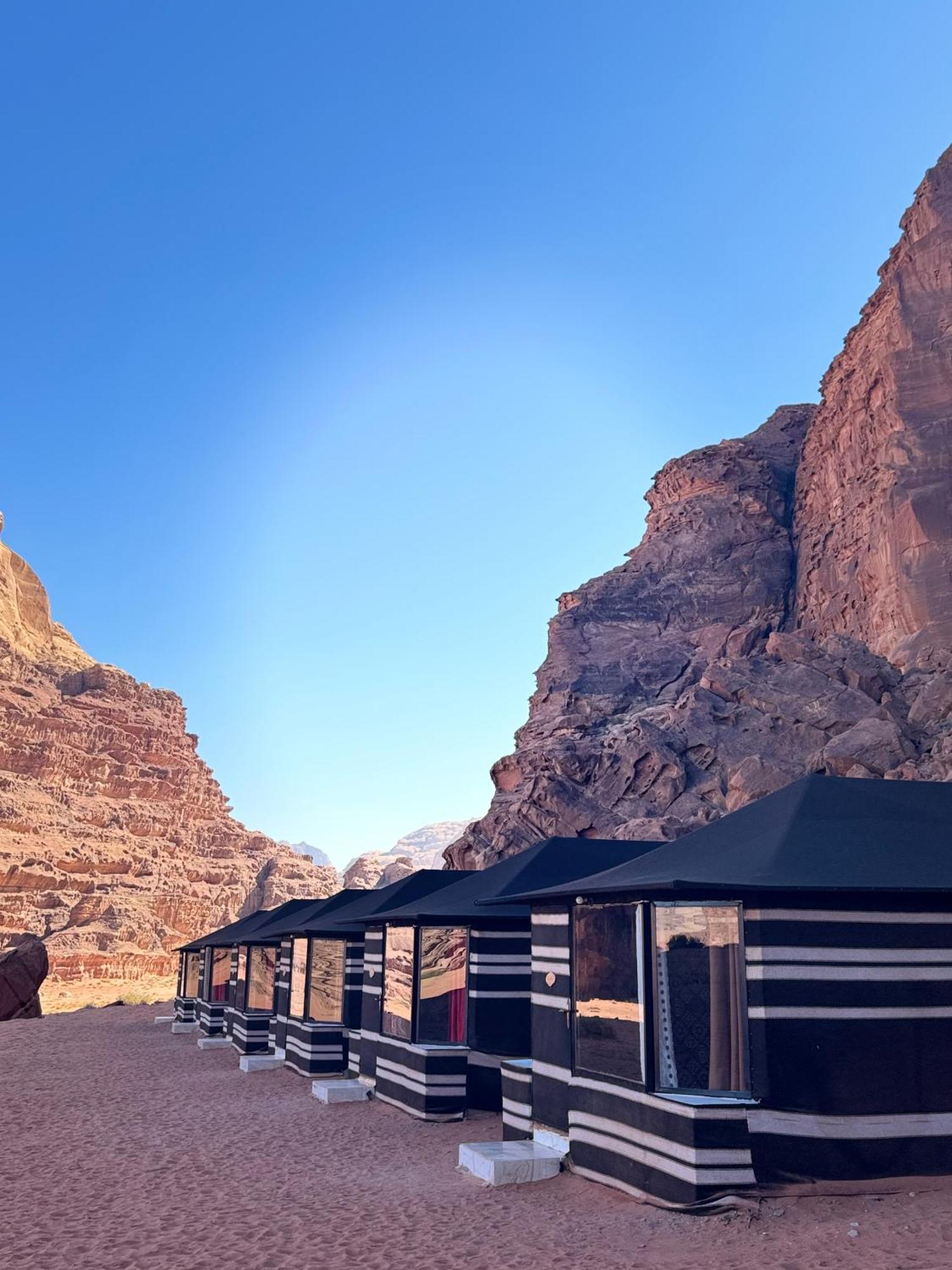Wadi Rum Bubble Camp & Tour Екстериор снимка