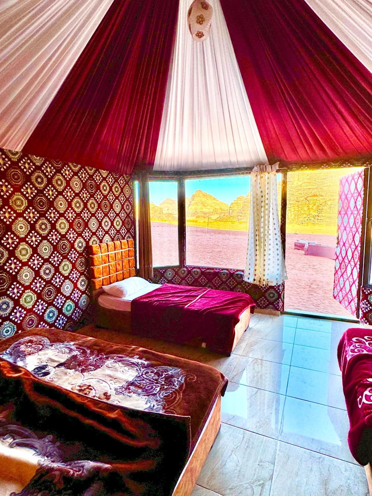 Wadi Rum Bubble Camp & Tour Екстериор снимка