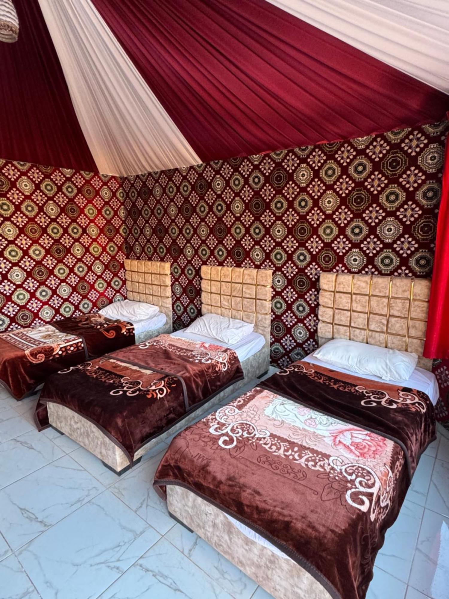 Wadi Rum Bubble Camp & Tour Екстериор снимка