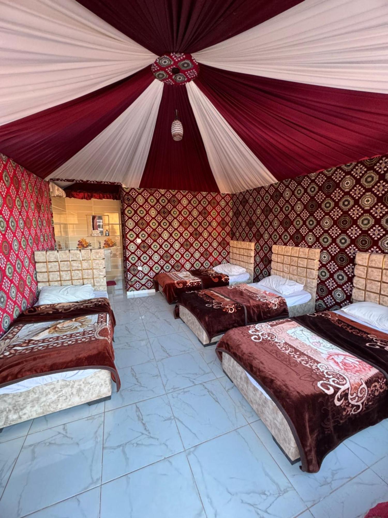 Wadi Rum Bubble Camp & Tour Екстериор снимка
