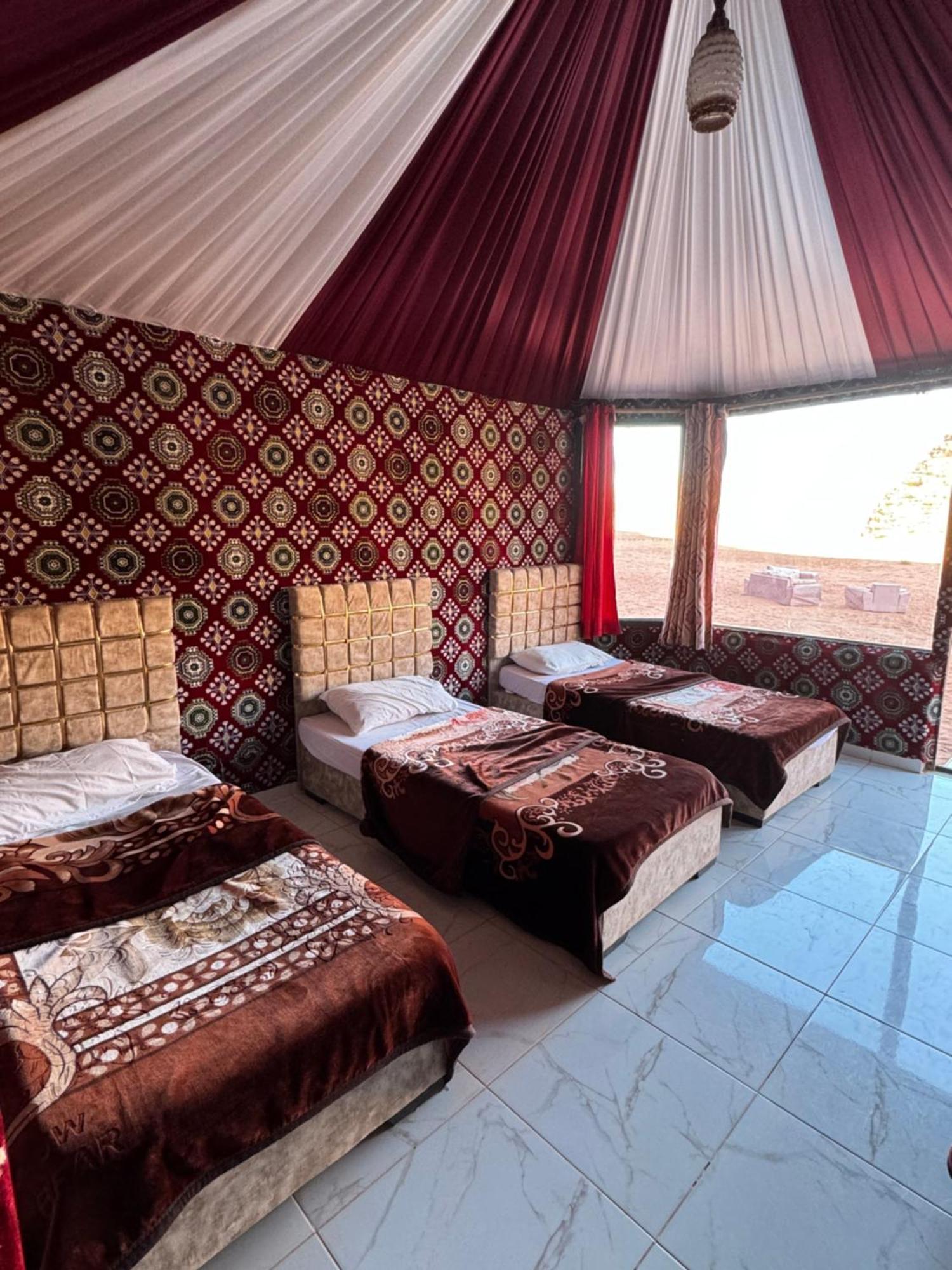 Wadi Rum Bubble Camp & Tour Екстериор снимка