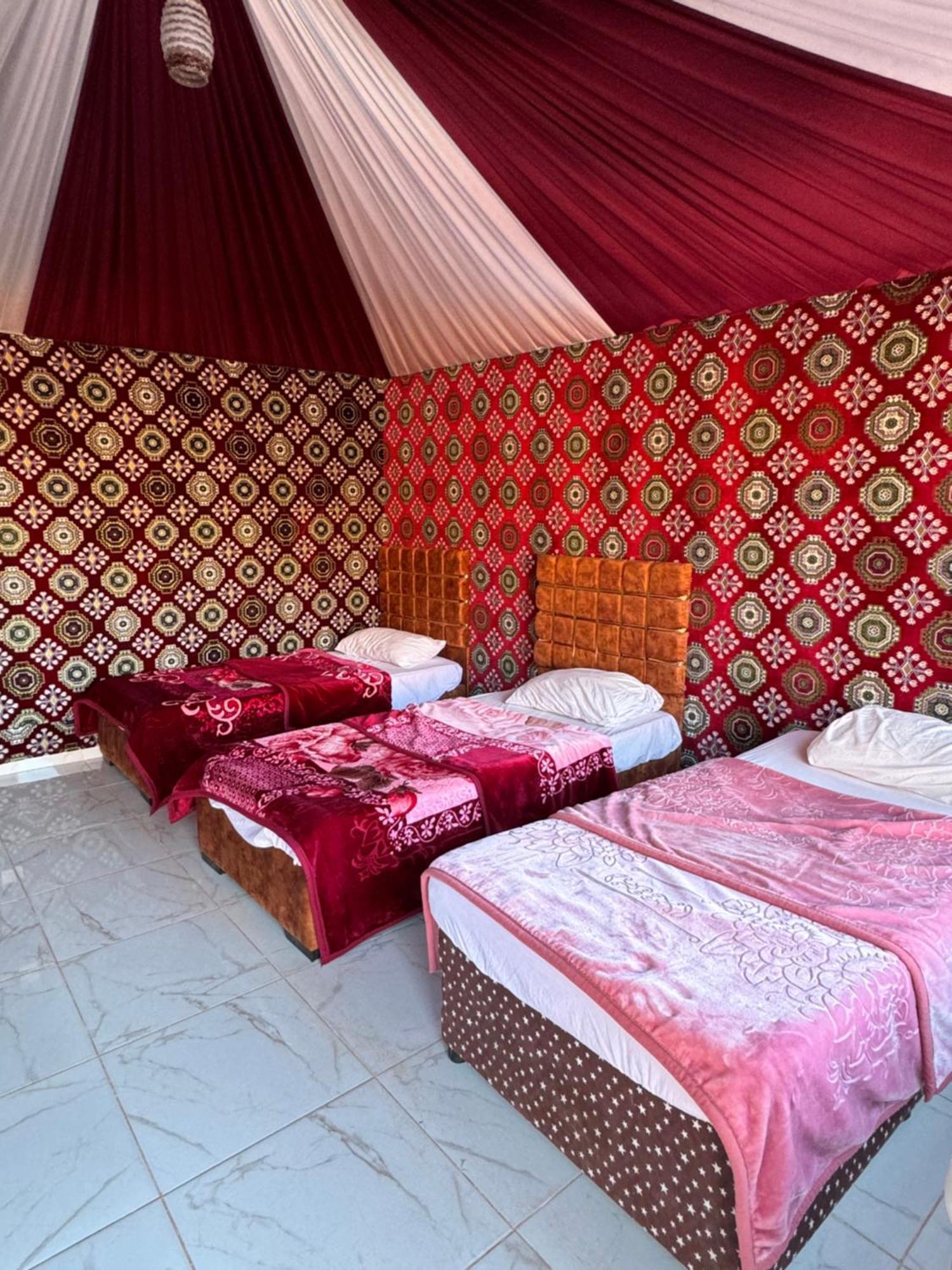 Wadi Rum Bubble Camp & Tour Екстериор снимка