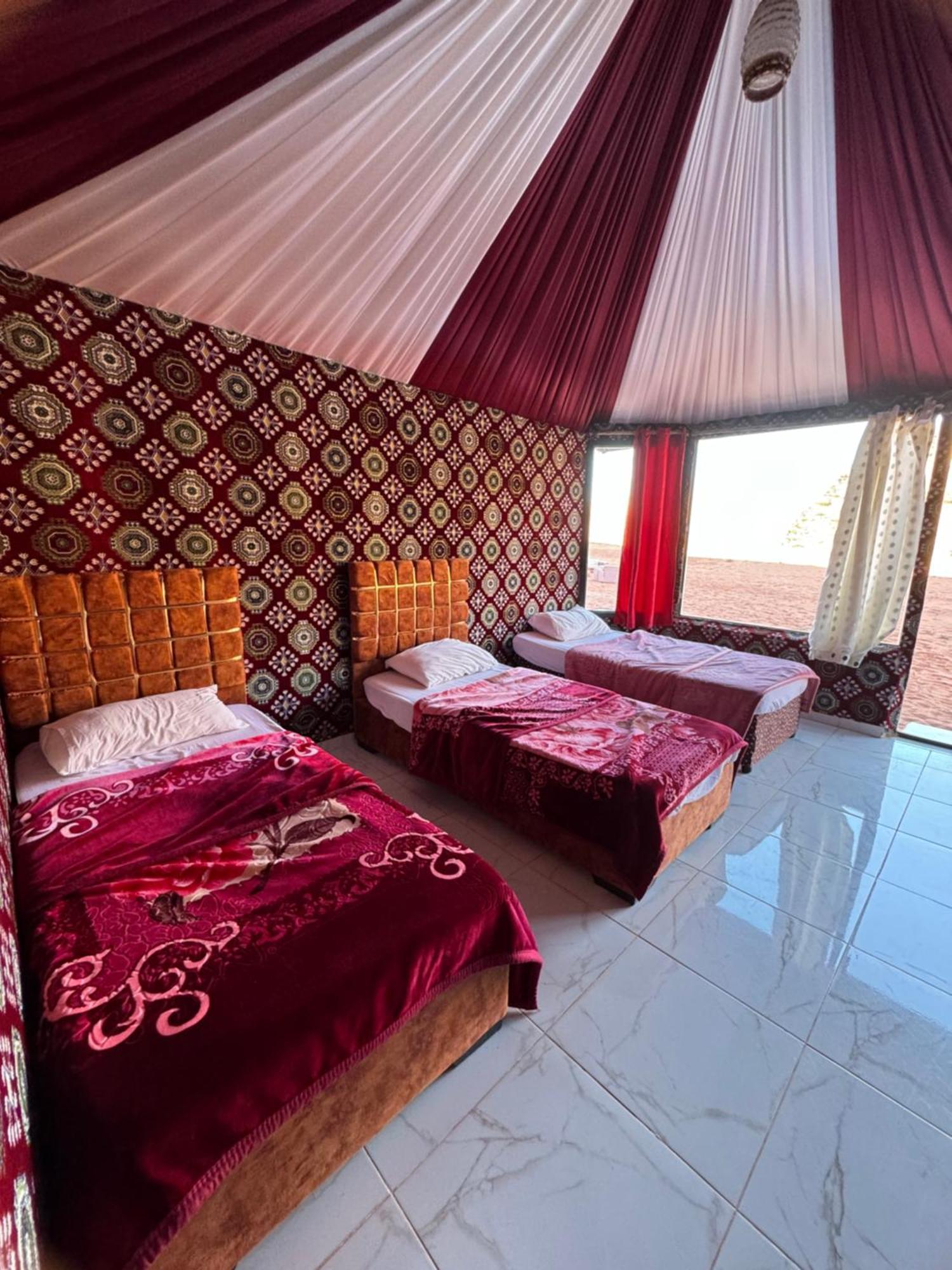 Wadi Rum Bubble Camp & Tour Екстериор снимка