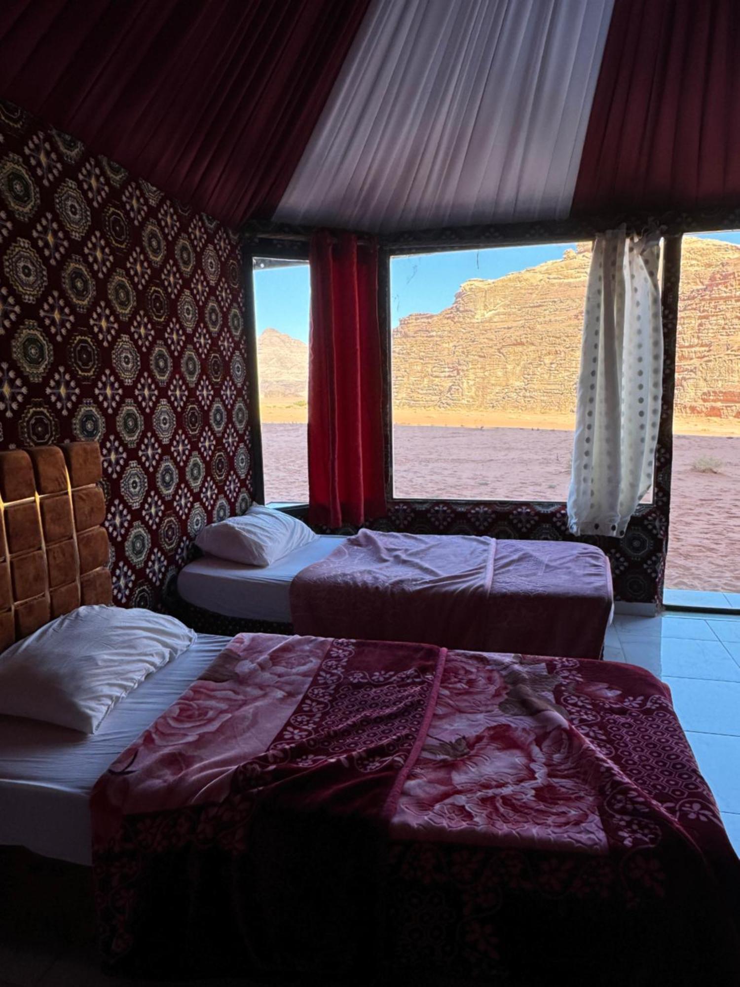 Wadi Rum Bubble Camp & Tour Екстериор снимка