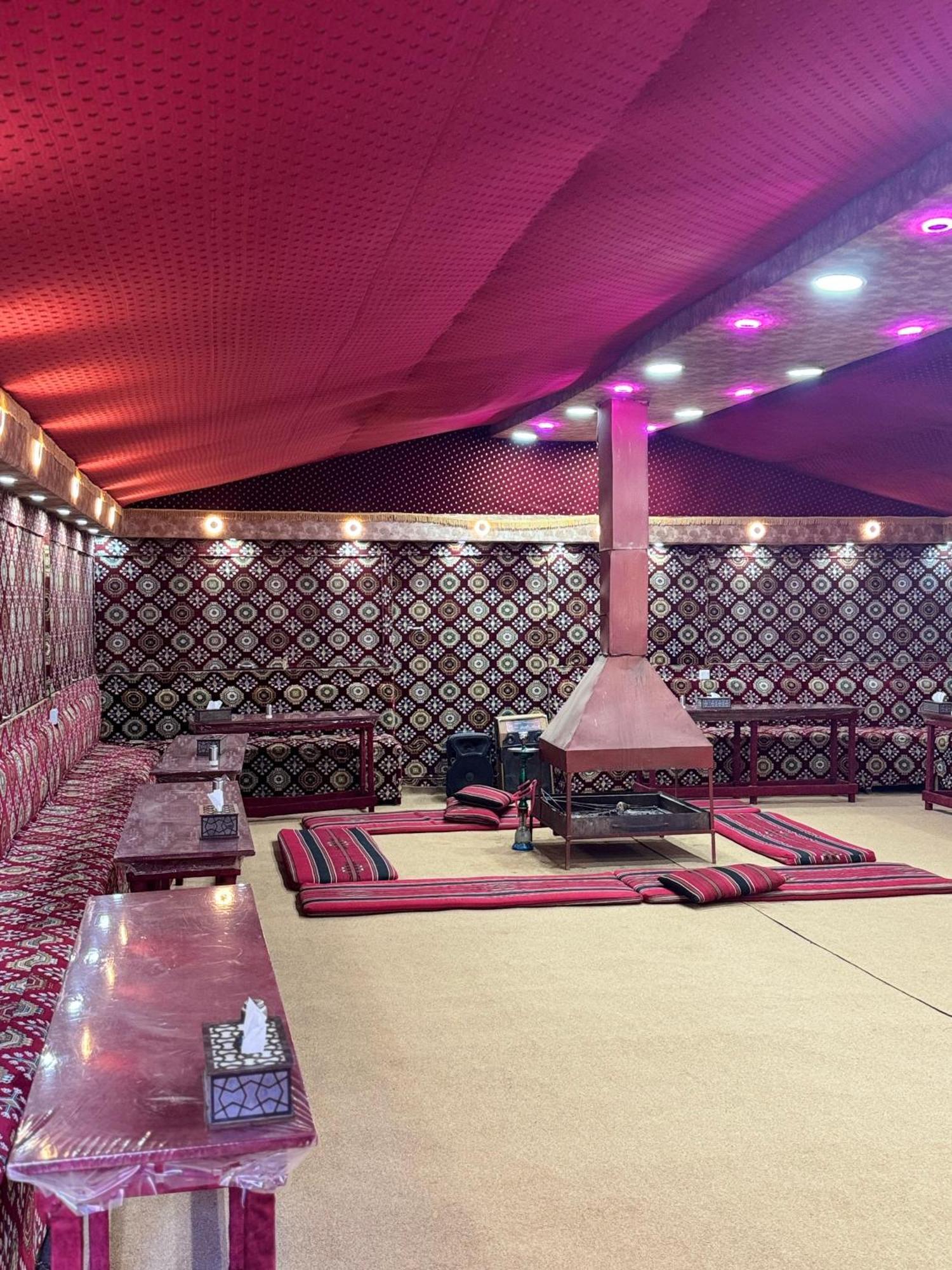 Wadi Rum Bubble Camp & Tour Екстериор снимка