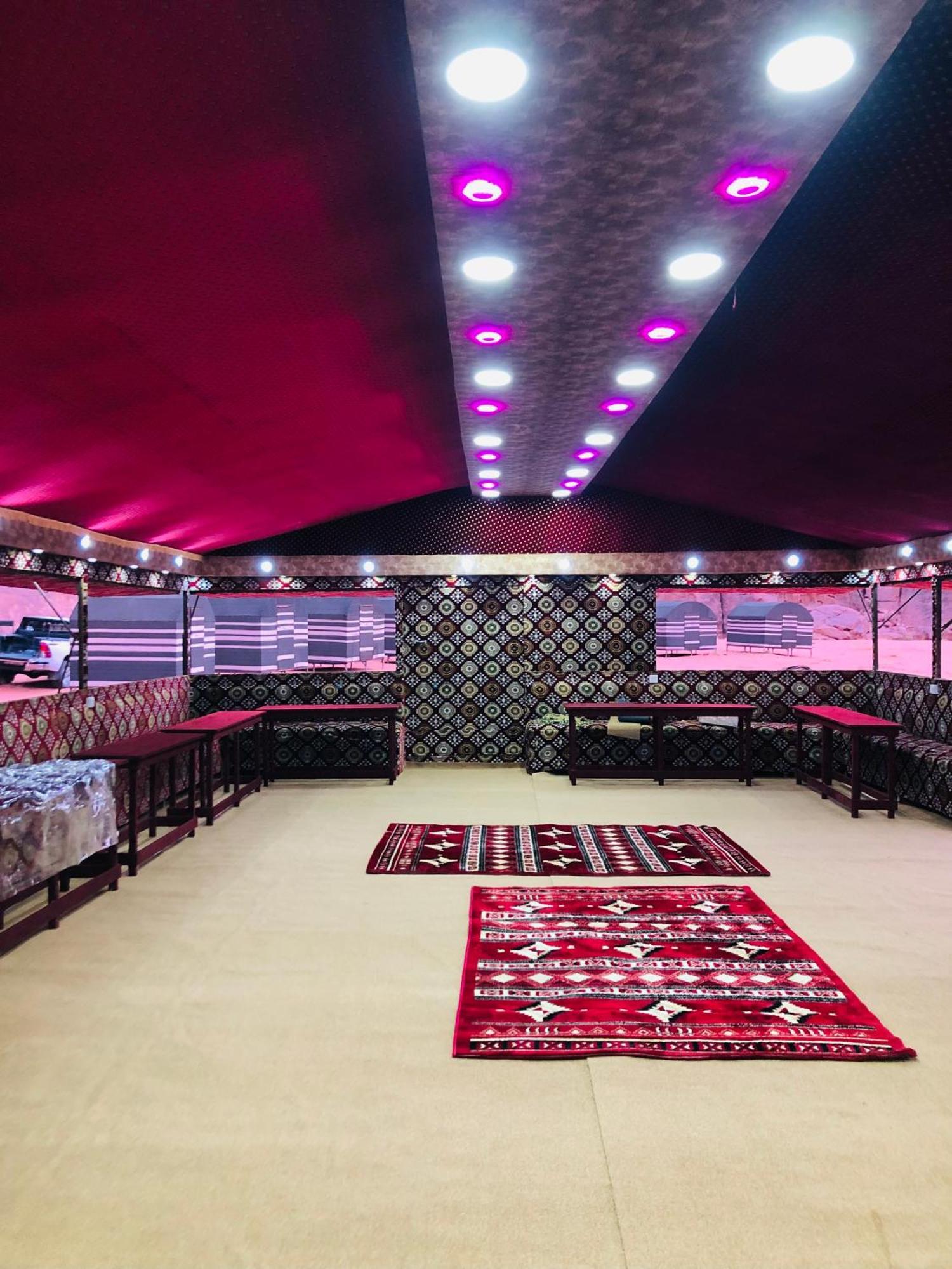 Wadi Rum Bubble Camp & Tour Екстериор снимка