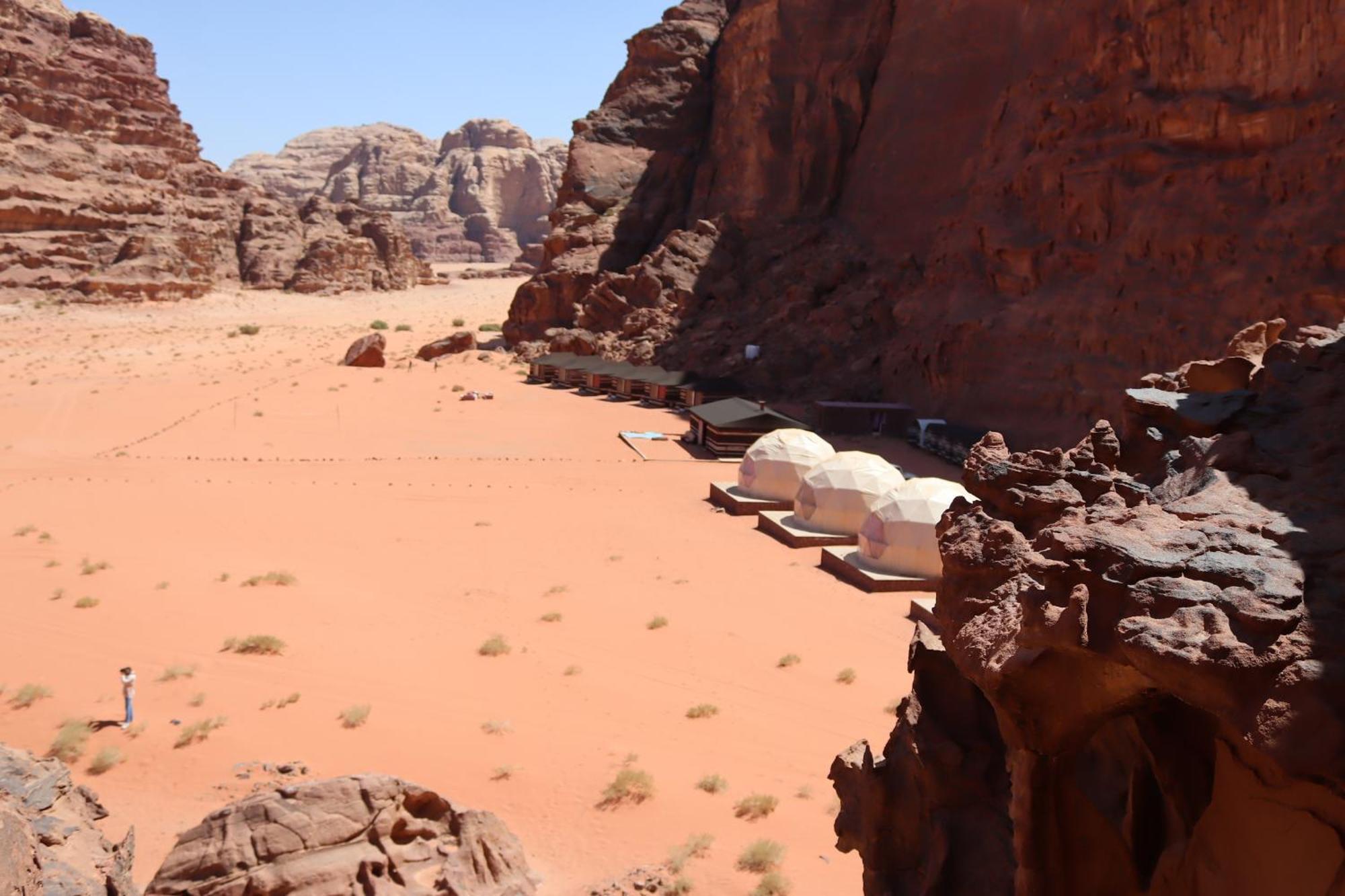 Wadi Rum Bubble Camp & Tour Екстериор снимка