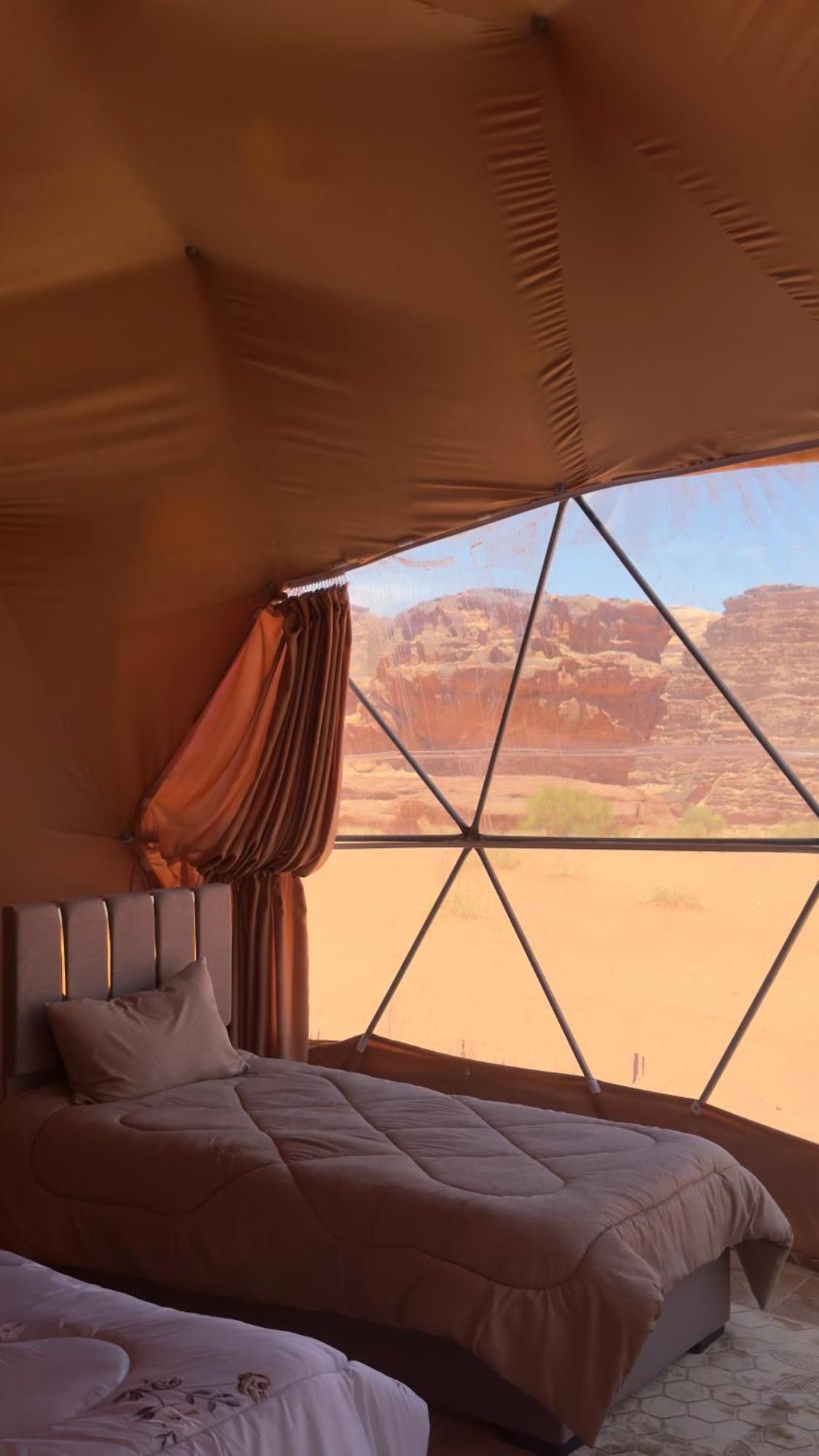 Wadi Rum Bubble Camp & Tour Екстериор снимка