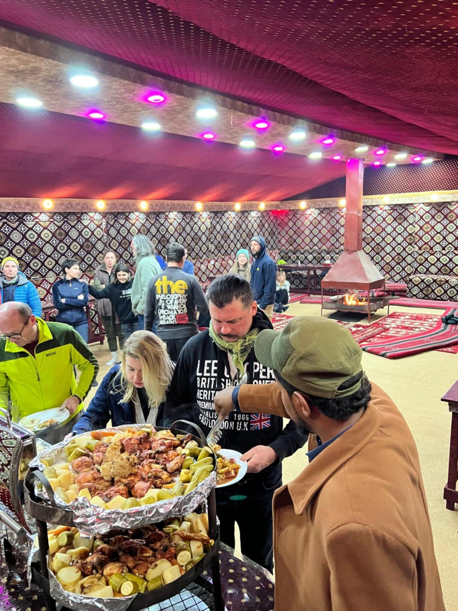 Wadi Rum Bubble Camp & Tour Екстериор снимка