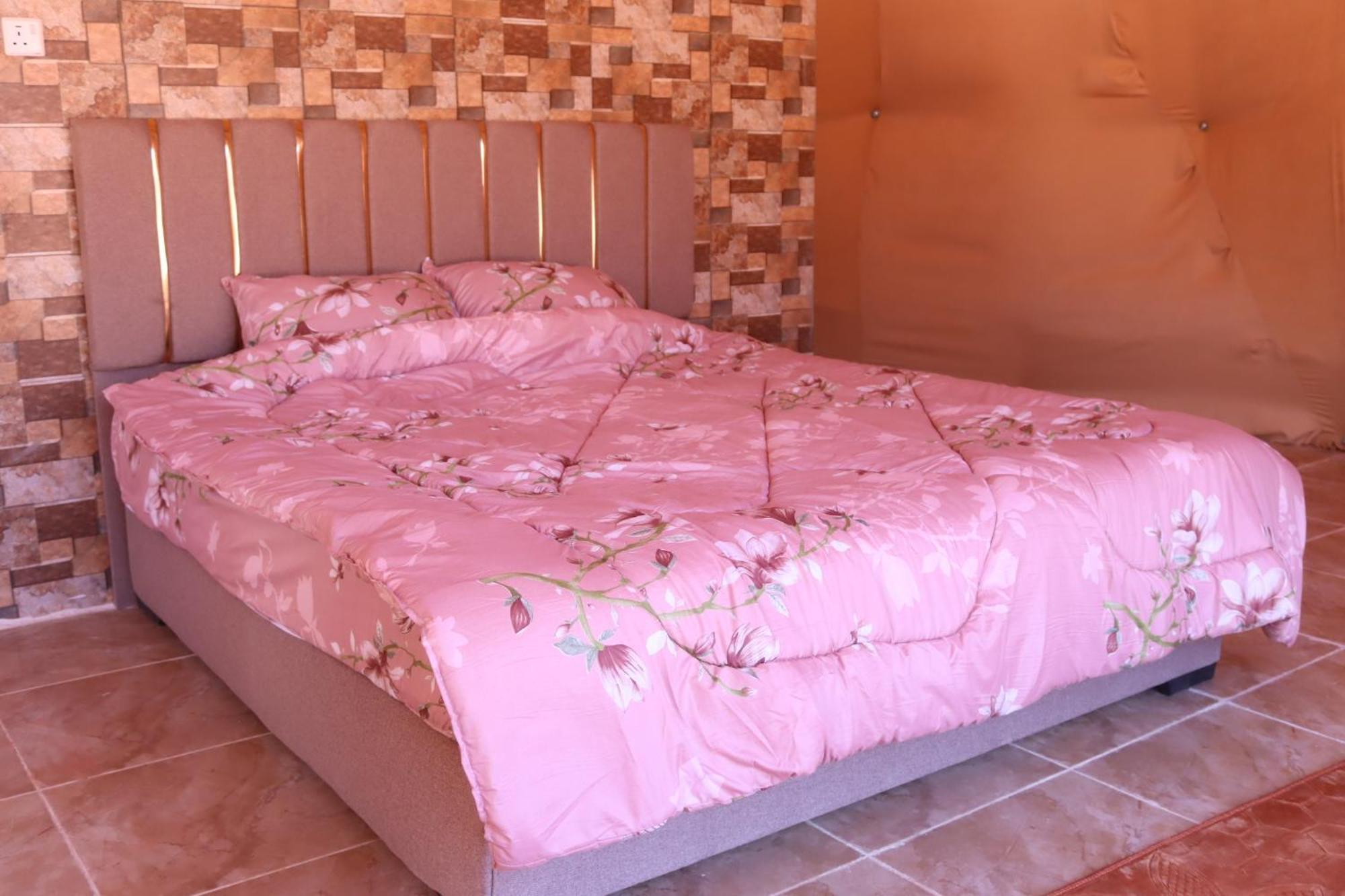 Wadi Rum Bubble Camp & Tour Екстериор снимка
