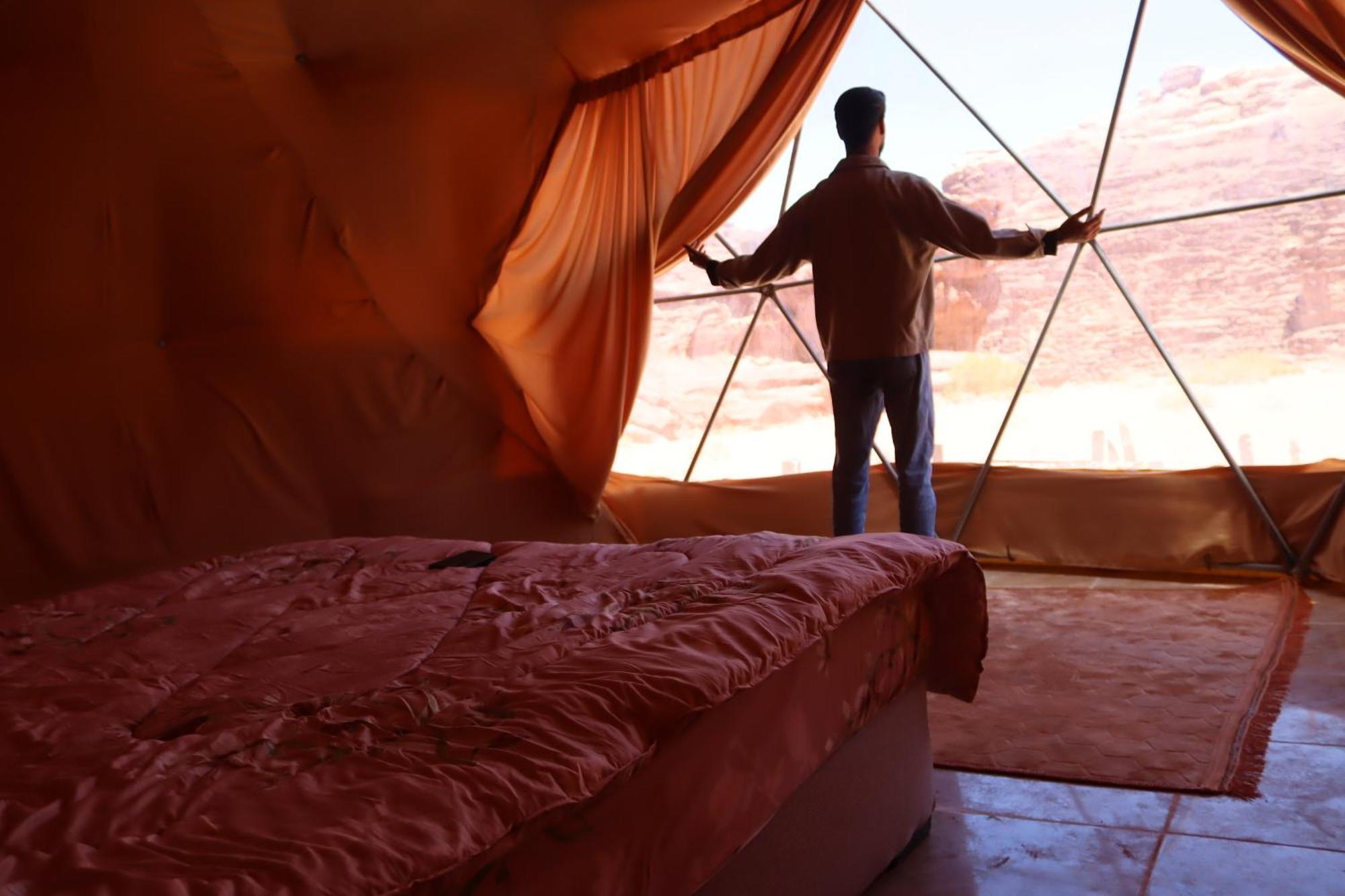 Wadi Rum Bubble Camp & Tour Екстериор снимка