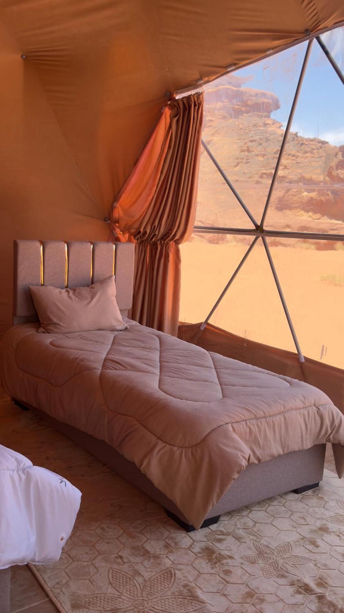 Wadi Rum Bubble Camp & Tour Екстериор снимка
