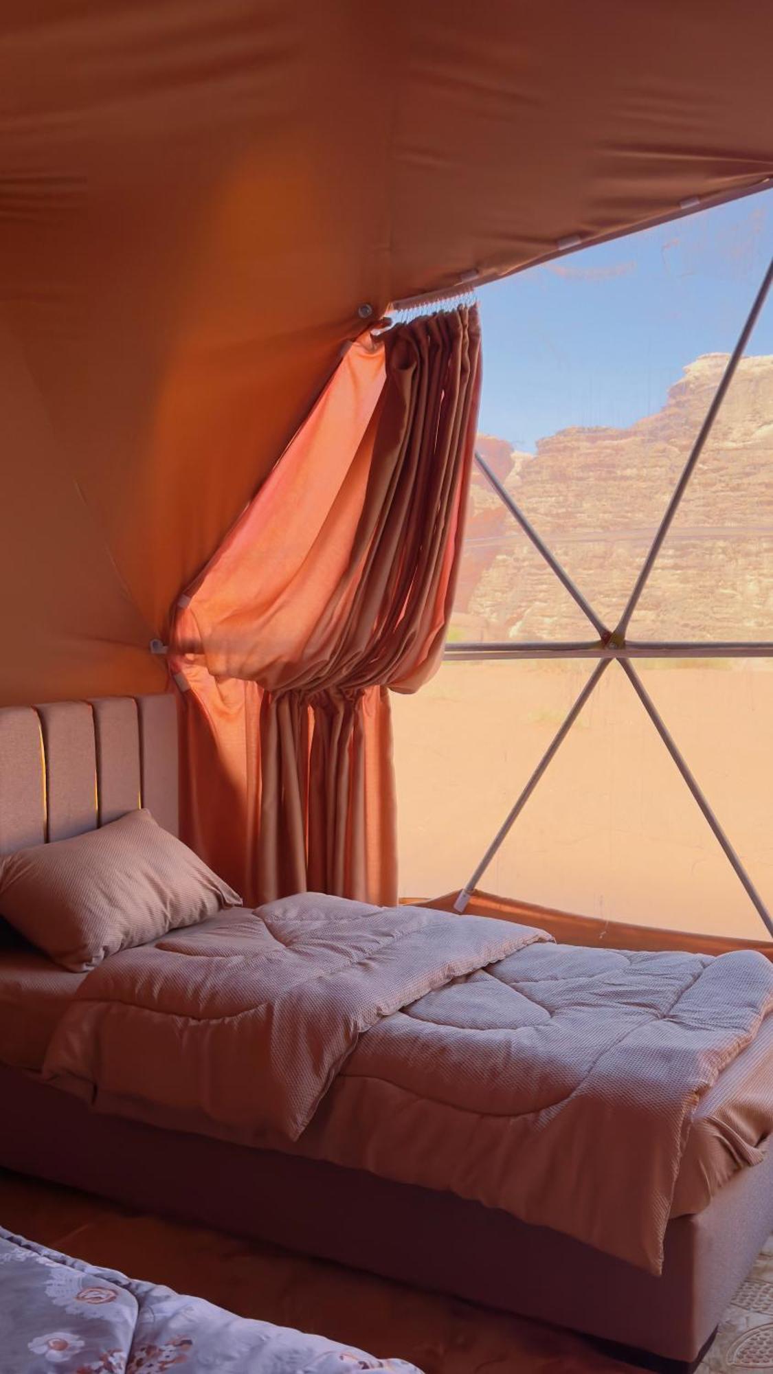 Wadi Rum Bubble Camp & Tour Екстериор снимка
