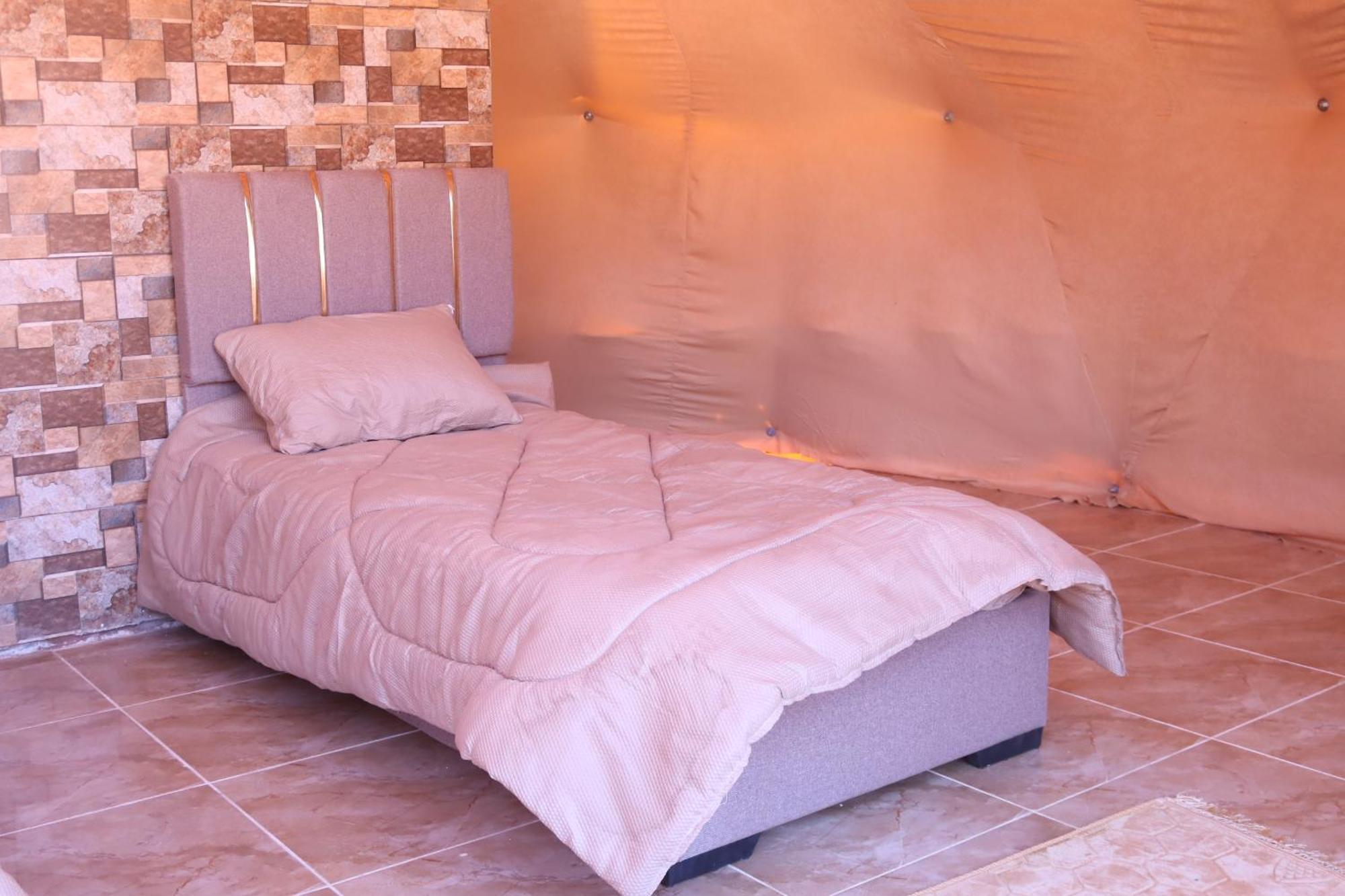 Wadi Rum Bubble Camp & Tour Екстериор снимка