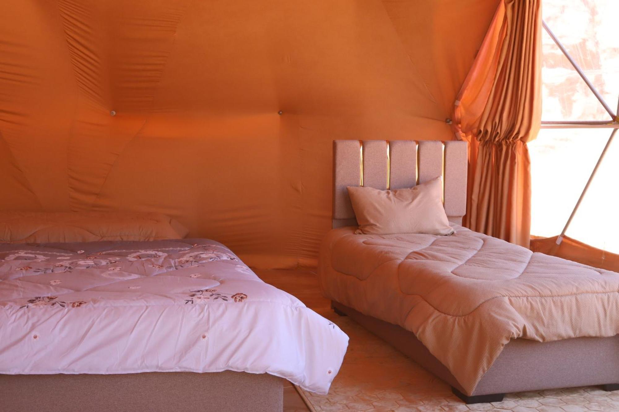 Wadi Rum Bubble Camp & Tour Екстериор снимка