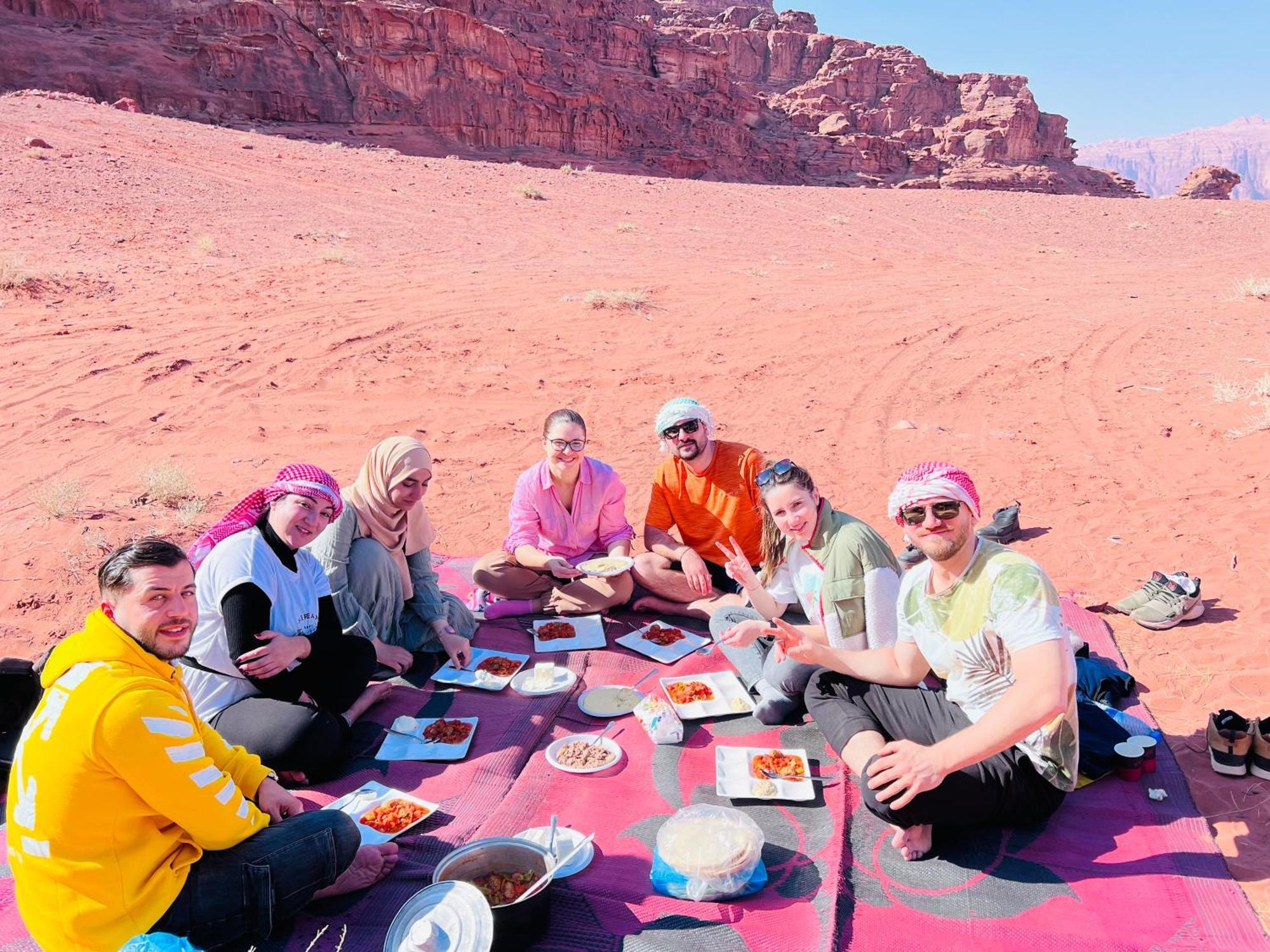 Wadi Rum Bubble Camp & Tour Екстериор снимка